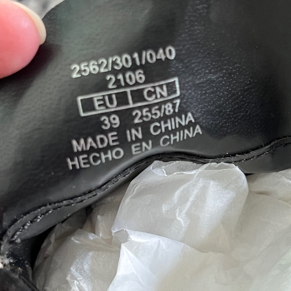 Zara (39) mules, black vegan suede with gold buckles, NWOT. - Picture 8 of 13